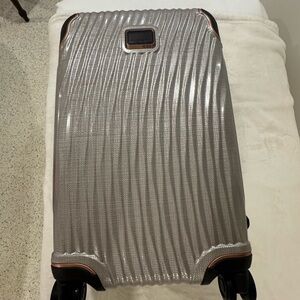 Tumi Latitude International Carry-On Spinner Hard Shell Suitcase Grey/Rose Gold